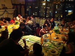 Hostal Little Castle - Hostel