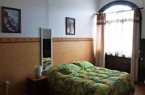 Hostal Little Castle - Hostel