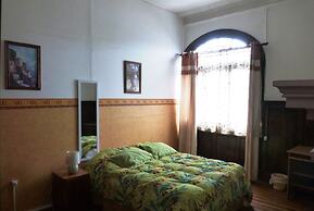 Hostal Little Castle - Hostel