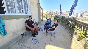 Hostal Little Castle - Hostel