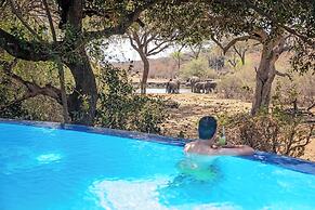 Tuningi Safari Lodge