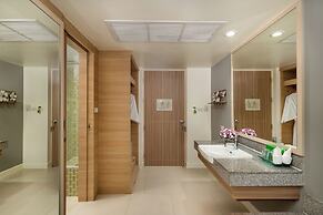 The Briza Beach Resort Khaolak