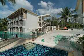 The Briza Beach Resort Khaolak