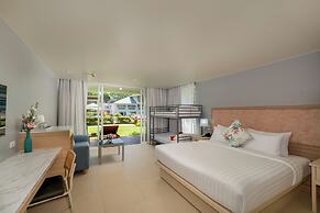 The Briza Beach Resort Khaolak