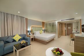 The Briza Beach Resort Khaolak