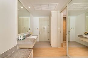 The Briza Beach Resort Khaolak