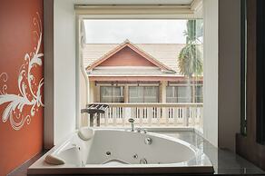 Baan Karonburi Resort