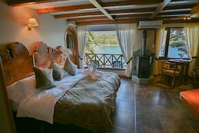 Charming Residences & Suites with Private Spa
