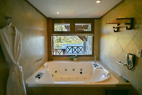 Charming Residences & Suites with Private Spa