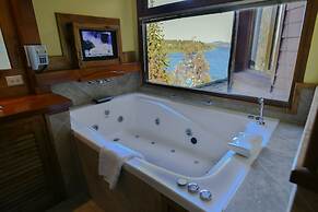 Charming Residences & Suites with Private Spa