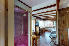 Charming Residences & Suites with Private Spa