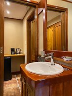 Charming Residences & Suites with Private Spa