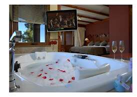 Charming Residences & Suites with Private Spa