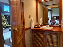 Charming Residences & Suites with Private Spa