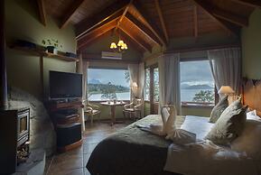 Charming Residences & Suites with Private Spa