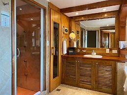Charming Residences & Suites with Private Spa