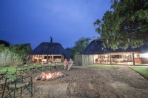 Rhino River Lodge