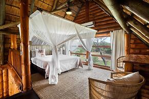 Rhino River Lodge