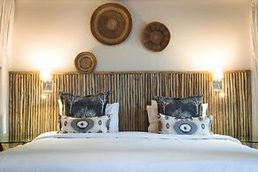 Rhino River Lodge