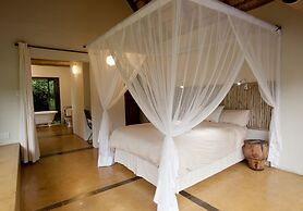 Rhino River Lodge