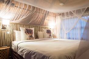 Rhino River Lodge