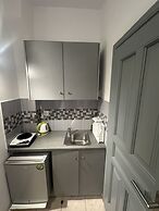 Markakis Studios Fira