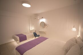 Markakis Studios Fira