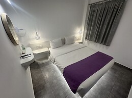 Markakis Studios Fira