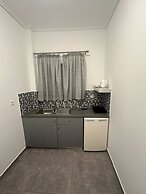 Markakis Studios Fira