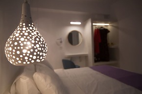 Markakis Studios Fira