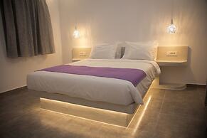 Markakis Studios Fira