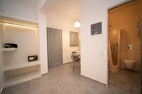 Markakis Studios Fira