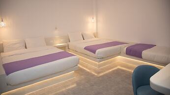 Markakis Studios Fira