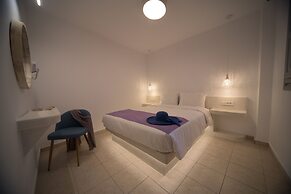 Markakis Studios Fira