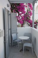 Markakis Studios Fira