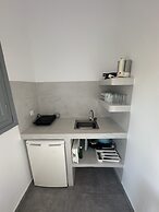 Markakis Studios Fira