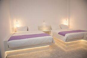 Markakis Studios Fira