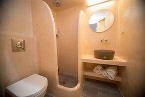 Markakis Studios Fira