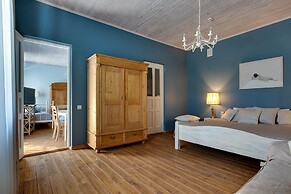 Karlamuiza Country Hotel
