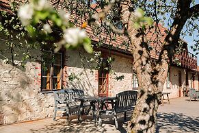 Karlamuiza Country Hotel