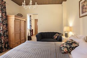 Karlamuiza Country Hotel