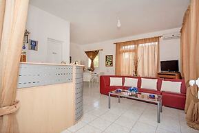 Athena Apartments & Studios