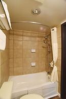 Econo Lodge Inn & Suites