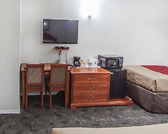 Econo Lodge Inn & Suites