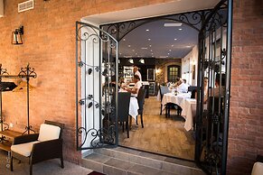 Chez La Rose
