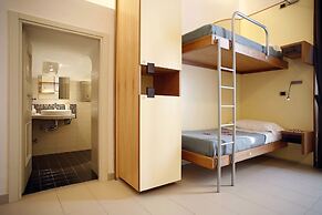 Seven Hostel