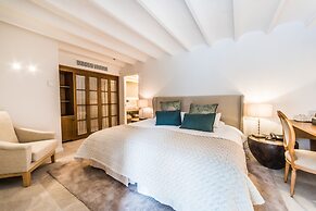 L'Avenida Hotel