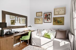L'Avenida Hotel