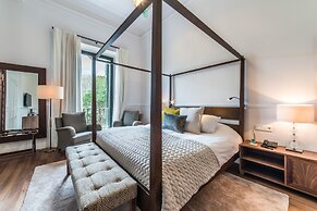 L'Avenida Hotel