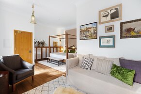 L'Avenida Hotel